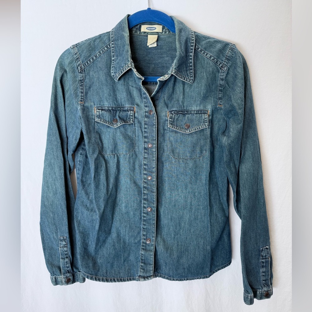 Old Navy Blue Denim long sleeve button down shirt women’s small